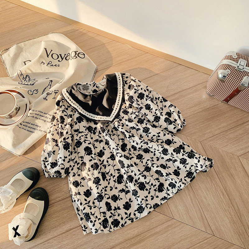 Lilleline pikkade varrukatega tüdrukute kleit 2023. aasta sügis, uus harjatud prantsuse kleit Nukukaelusega temperamendiga väike must kleit, pitsiline kleit