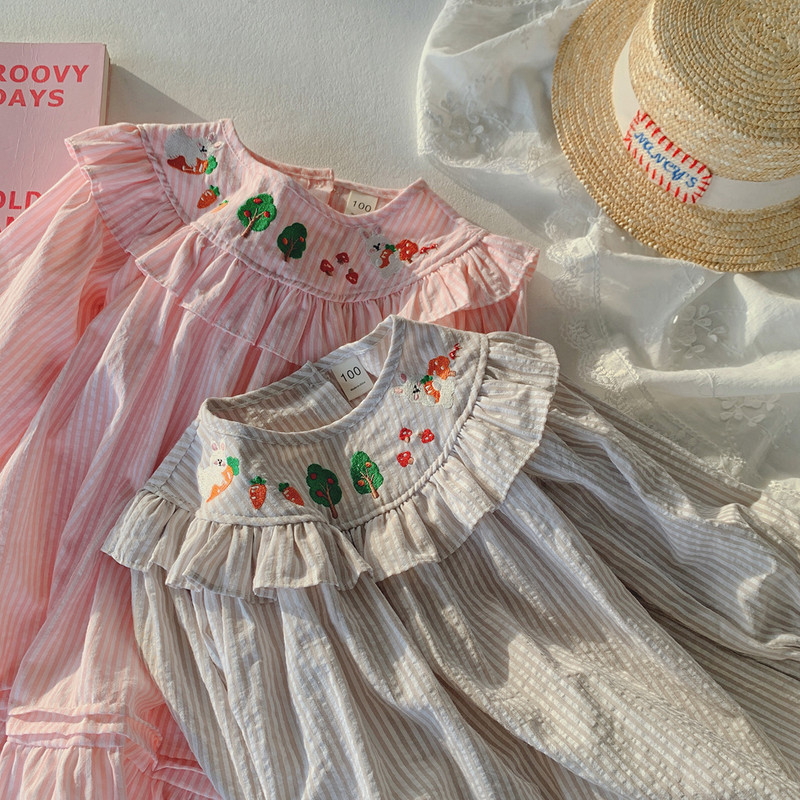 Rochie pentru fetiță cu mâneci lungi Îmbrăcăminte pentru copii Broderie de animale Guler cu volan Rochie pentru fetiță Rochie pentru copii cu pliuri în dungi de toamnă