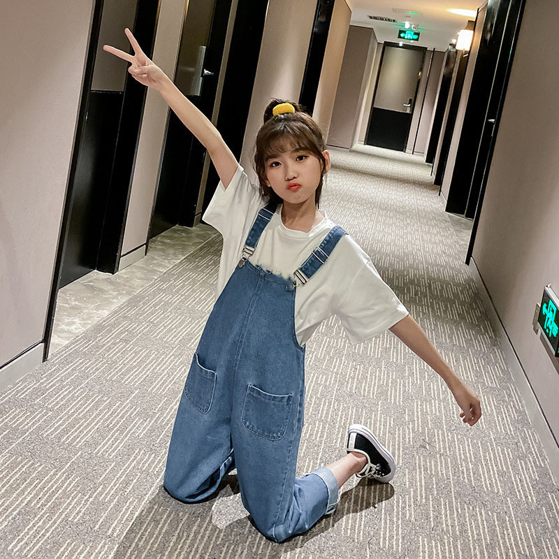 Лятно детско облекло 2021 Пролет Есен Гащеризони Нов корейски моден стил за големи деца Панталони с лигавник Модерни дънки за момичета Панталони с лигавник