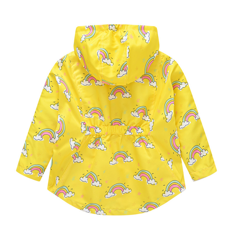 Моден тренчкот с щампа за момичета през пролетта и есента