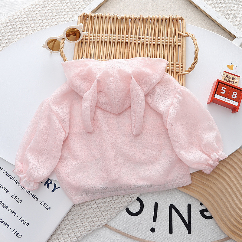 Ρούχα για κορίτσια με αντηλιακή προστασία Χαριτωμένα αυτιά κουνελιού αναπνεύσιμο παλτό με λεπτή κουκούλα 2023 Καλοκαιρινό μωρό παιδικό πουκάμισο κλιματισμού