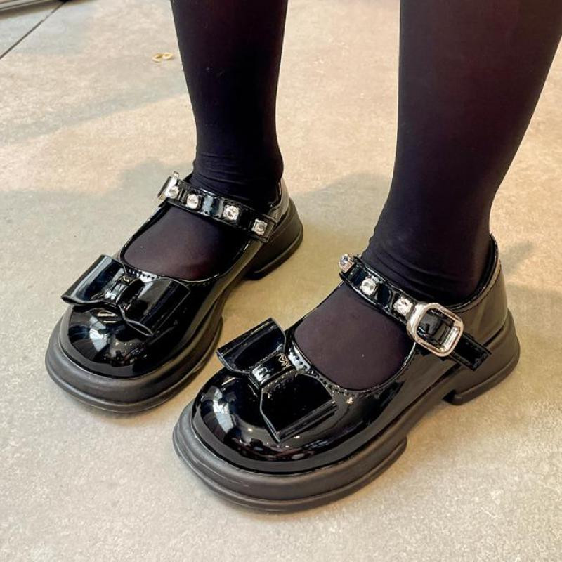 Crne kožne cipele za djevojčice 2023. Dječje proljeće Nove mekane ravne modne nove cipele za princeze Jesenske ravne dječje cipele za plijevljenje