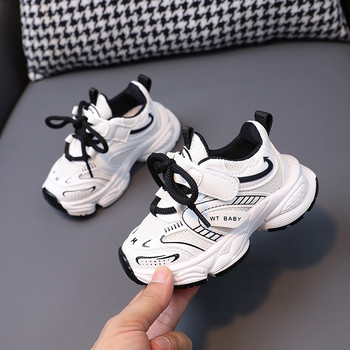 Нови пролетни детски ежедневни спортни обувки Модни райета Дишаща мрежеста мека дъна Неплъзгащи се детски маратонки за момчета Момичета G08231