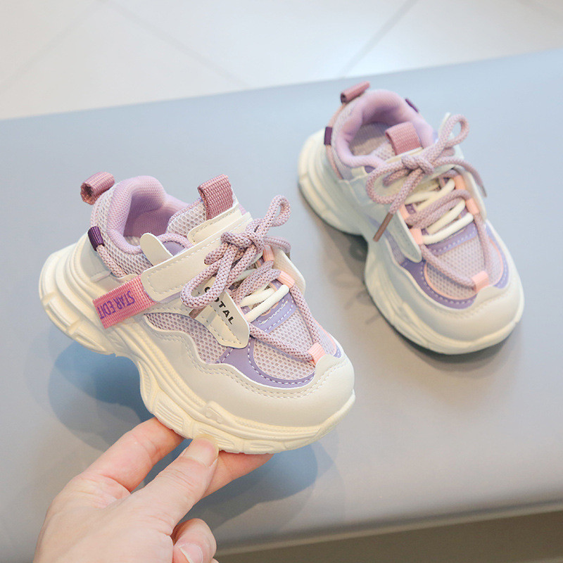 2023. Najbolje opcije Crne ležerne dječje tenisice za proljetnu garderobu Modni likovi Dječaci Djevojčice Dječje ležerne cipele G07252