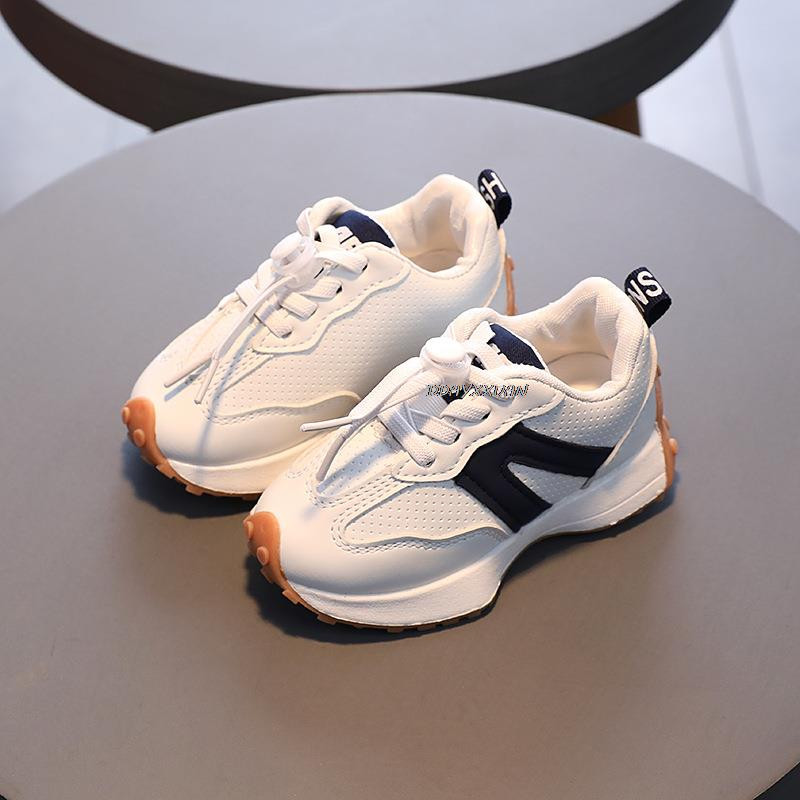 Dječja obuća za dječake Modne mekane tenisice za djevojčice 2022. Sportsko trčanje Tenis Dječje ravne ležerne bebe Tenisice za malu djecu Cipele