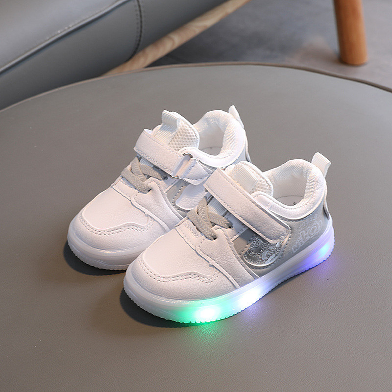 Dječje svjetleće ležerne cipele Dječaci Djevojčice LED svjetleće tenisice Jesenske mekane cipele protiv klizanja Skate cipele Modne svjetleće dječje cipele