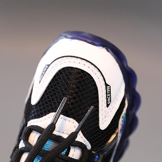 Sportske cipele s LED svjetlima za djevojčice Prozračne svjetleće tenisice za dječake Tenisice protiv klizanja Dječje svjetleće cipele za slobodno vrijeme