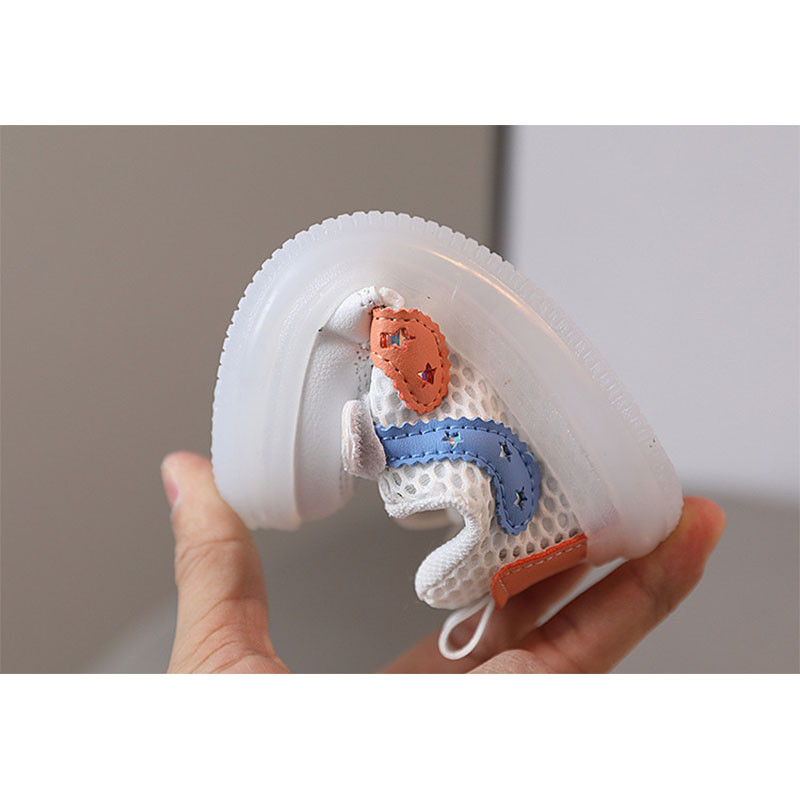 Ljetne cipele za malu djecu s LED svjetlima Svjetleće tenisice za djecu Djevojčice Mekani potplat Prozračne svjetleće cipele Mali medo Tenis poklon