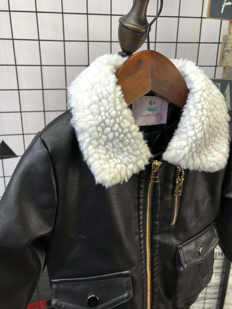 Novopristigli kaputi za dječake Jesen Zima Moda u Kini Dječja toplija pamučna PU kožna jakna za djecu od 2-6 godina Vruće