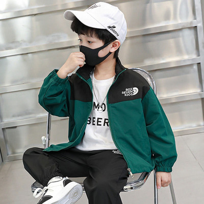 Fiúk csinos baseballkabátok cipzáras kültéri dzsekik patchwork betűnyomtatás laza kauzális divatos 2023 tavasz ősz koreai