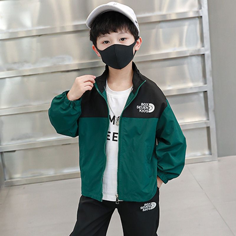 Fiúk csinos baseballkabátok cipzáras kültéri dzsekik patchwork betűnyomtatás laza kauzális divatos 2023 tavasz ősz koreai