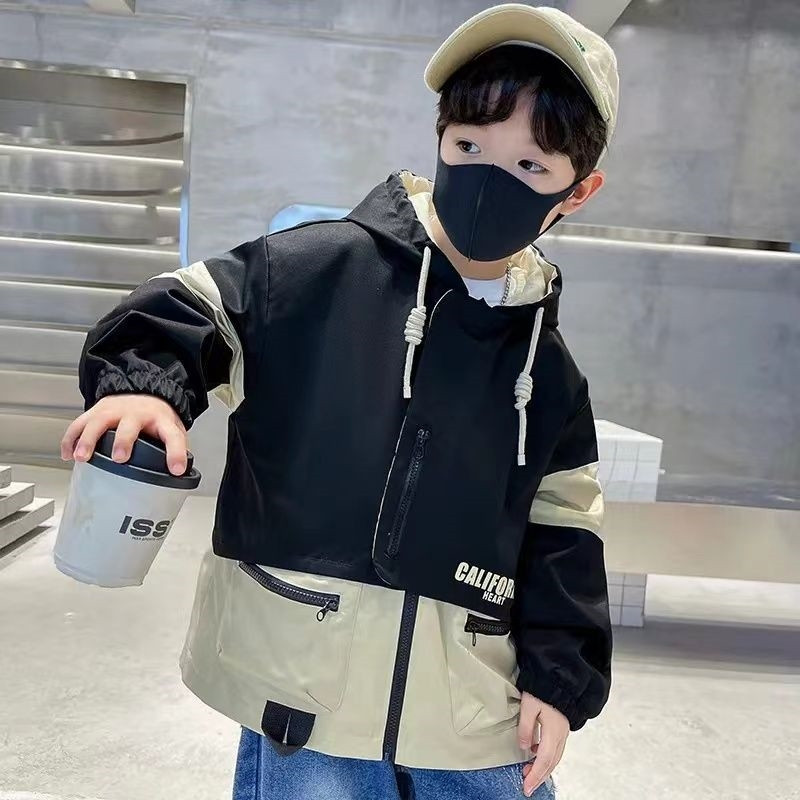 Saliktas ikdienišķas rāvējslēdzēja kapuces mēteļi pavasara rudens zēniem ielas apģērba jaka Bērnu modes ar pilnām piedurknēm apdrukātas drēbes