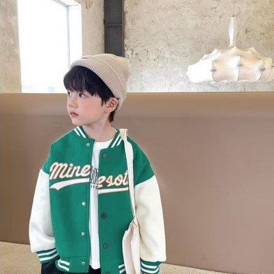 Jachete pentru băieți, ținute de primăvară și toamnă, noi stiluri occidentalizate, topuri la modă și costume de baseball pentru copii de 8 ani