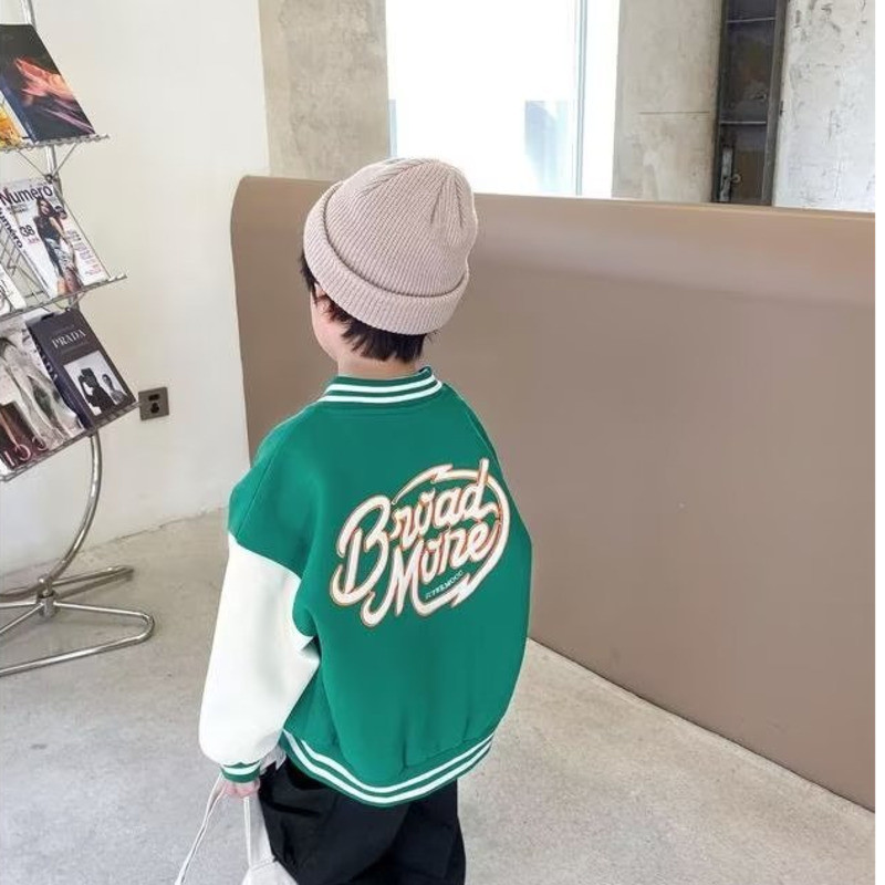 Jachete pentru băieți, ținute de primăvară și toamnă, noi stiluri occidentalizate, topuri la modă și costume de baseball pentru copii de 8 ani