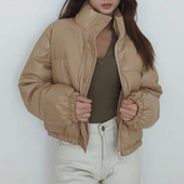 JulyPalette din piele solidă PU pentru femei Jachete scurte din bumbac pentru pâine iarnă groase și calde guler largi Parka pentru damă.