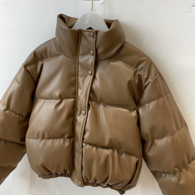 JulyPalette din piele solidă PU pentru femei Jachete scurte din bumbac pentru pâine iarnă groase și calde guler largi Parka pentru damă.