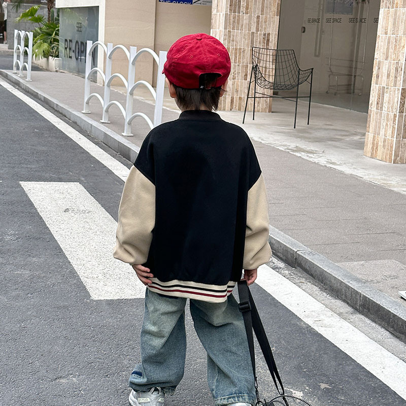 Jachetă pentru copii, ediția coreeană de toamnă 2023, arătos, haină color block, jachetă de baseball cu alfabet pentru băieți, îmbrăcăminte exterioară 3-90