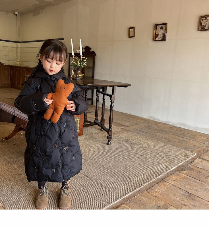 Pūkiniai mergaičių medvilniniai drabužiai žieminiai nauji drabužiai vaikams Madingi ilgi kūdikių paltai Viršutiniai drabužiai ilgomis rankovėmis Paprasta žemė