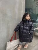 Novi dječji zimski dugi kaputi s kapuljačom Pamučno podstavljeni debeli topli kaput Jakna Dječja ležerna udobna kaputi V68