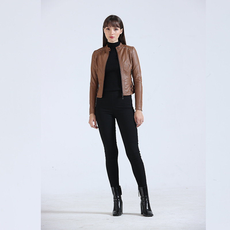 Nove umjetne meke motociklističke PU kožne jakne za žene Kaputi plus modne baršunaste zakovice Tanak dizajn dugih rukava Ležerna ulična odjeća