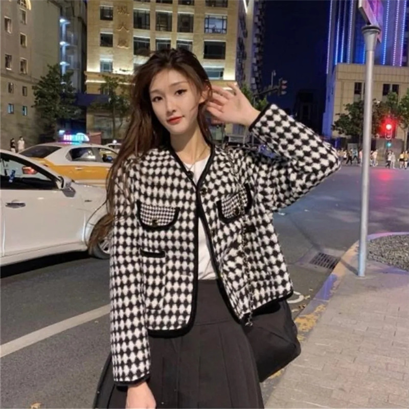 Jachete de bază femei stil francez design temperament decupat cu decolteu în V de toamnă îmbrăcăminte pentru femeie gingaș clasic cardigan cu picior de gală Nou