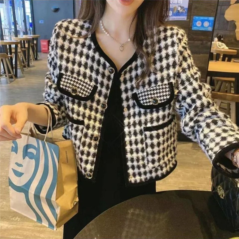 Jachete de bază femei stil francez design temperament decupat cu decolteu în V de toamnă îmbrăcăminte pentru femeie gingaș clasic cardigan cu picior de gală Nou