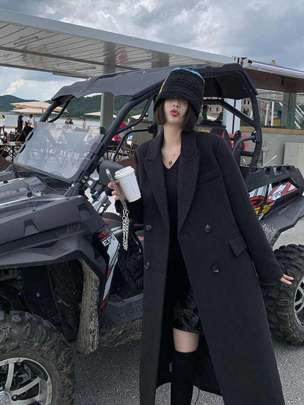 Juodas vilnonis moteriškas paltas, 2023 m. naujo temperamento Hepburn stiliaus, ilgis iki kelių, universalūs madingi vintažinio audinio paltai moterims