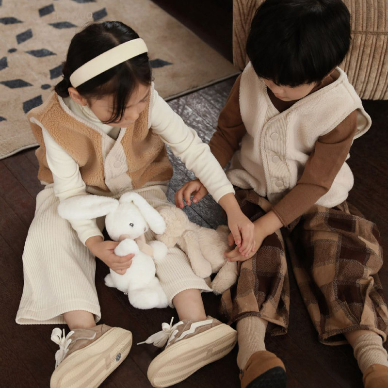 Rudens ziema zēni meitenes bērniem silta veste Jēra vilna plīša samta bērnu mētelis vienkāršs modes bezpiedurkņu bērnu veste virsdrēbes