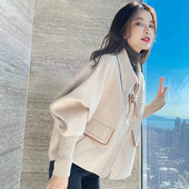 Proljeće 2022. novi vuneni kaput mali muški kaput mali mirisni vjetar ženski modni kratki kaput s gumbima za rog