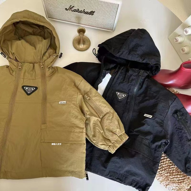 Jaunas zēnu jakas Bērnu mēteļi Modes bērnu virsdrēbes Pavasara rudens 2023-001