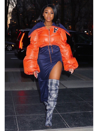 Jachetă de bumbac cu broderie de modă pentru femei Jachetă casual cu rever mare Jachetă căptușită scurtă și mică.