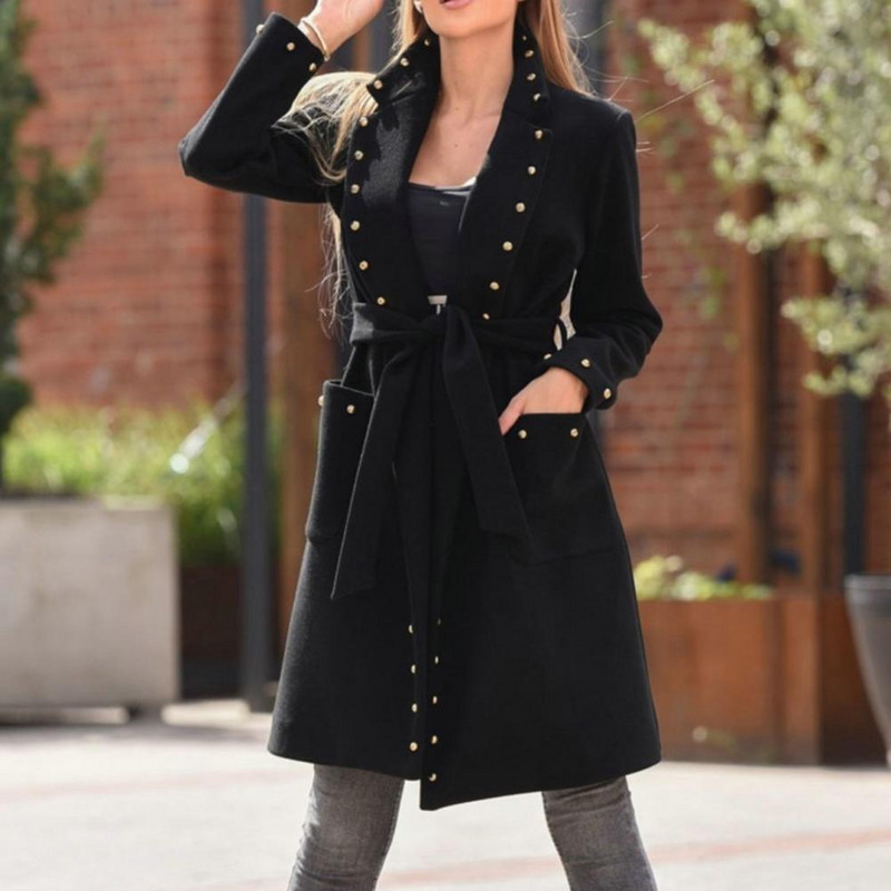 Ženski kaput, ovratnik s preklopom, dugi rukavi, remen na vezanje oko struka, dekor s zakovicama, srednje dugačak vuneni zimski topli ženski kaput, ulična odjeća