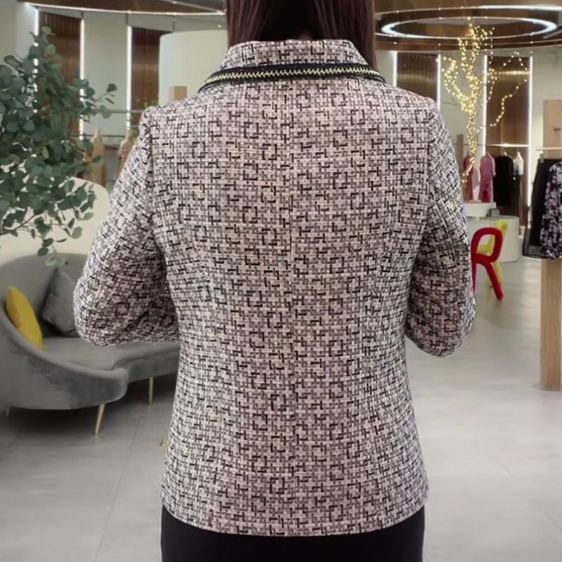 Jesenski mali mirisni široki kaput Ženski novi strani stil Starenski kaput koji pokriva trbuh Majčin kaput Ženska vunena jakna