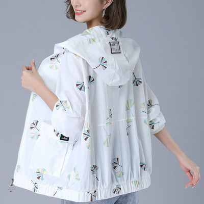 Nova ljetna jakna za 2022. Ženska odjeća za zaštitu od sunca, modna sredovječna majka, ležerna opuštena, tanka vjetrovka s kapuljačom, kaput Fema