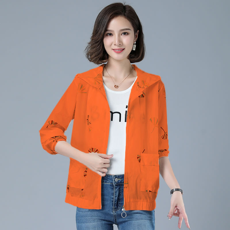 Nova ljetna jakna za 2022. Ženska odjeća za zaštitu od sunca, modna sredovječna majka, ležerna opuštena, tanka vjetrovka s kapuljačom, kaput Fema