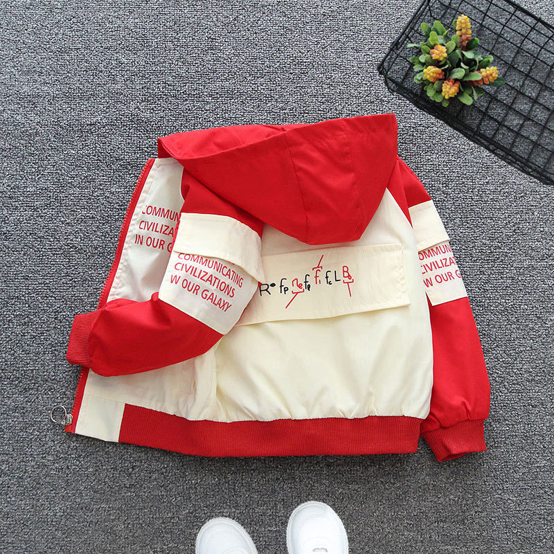 Îmbrăcăminte exterioară pentru băieți, iarnă și toamnă.