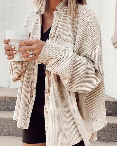 2023. gada rudens jauns produkts Mētelis Mode Ikdienas atloks Kabatas panelis Neregulārs kreklu jaka Sieviešu vienkrāsains kreklu jakas topi