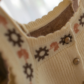 2023 Корейски есенен пуловер с жилетка Горна зима Нов детски пуловер с малки вълни по ръба в ретро стил с копчета на цветя Потник за момичета