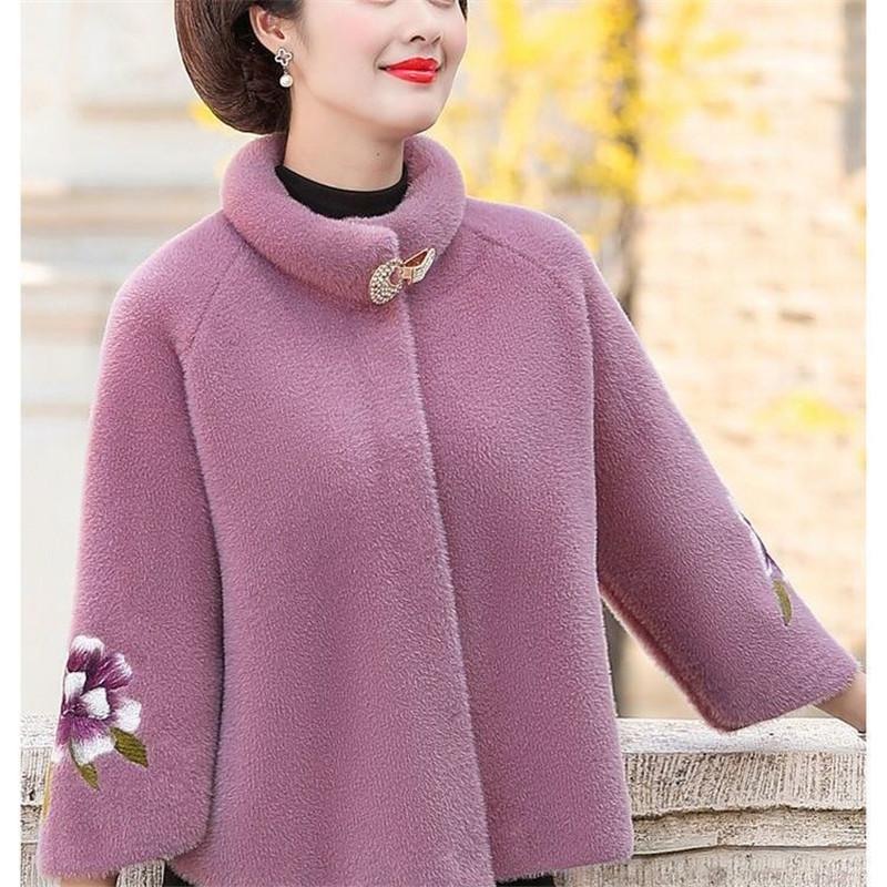 Pusmūža mātes pavasara rudens drēbes Jauns īss mētelis vecāka gadagājuma sievietēm ziemas ūdele samta Femme mēteļi izšūti jaciņa 55