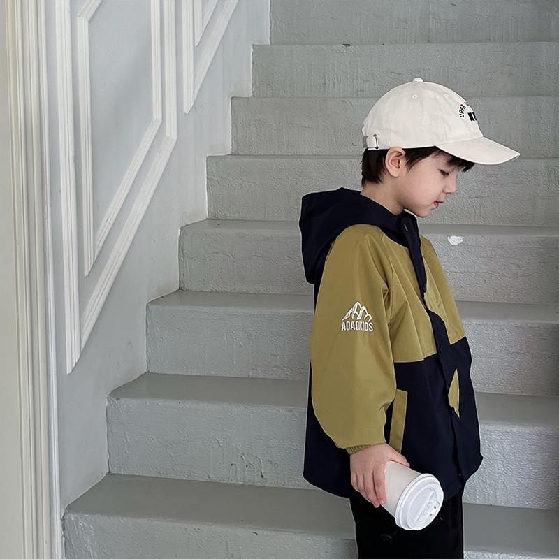 Bērnu mētelis, 202. gada rudens korejiešu izdevums, izskatīgs modes izšuvums ar kapuci zēnu mētelis 10-318