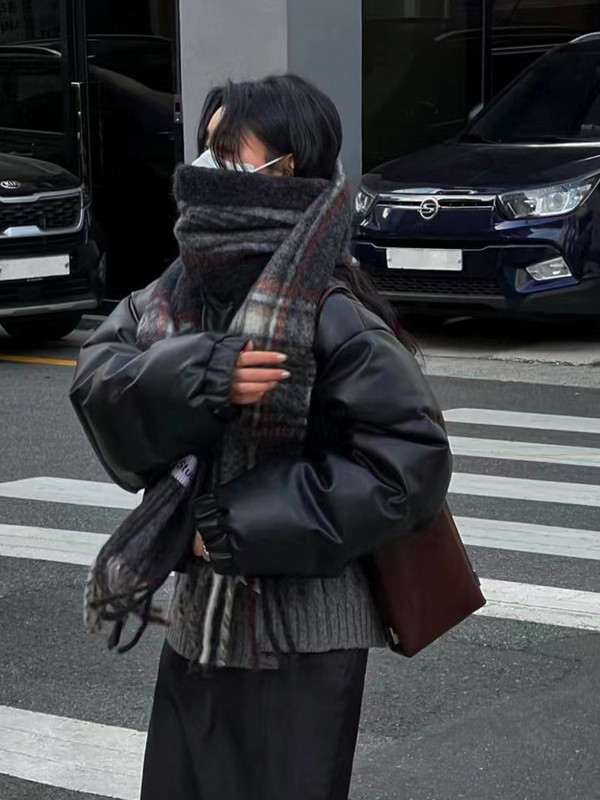 Īss PU ādas kokvilnas mētelis Sieviešu ziemas Jauns biezināts maizes mētelis Sieviešu mētelis Sieviešu jaka jaka sievietēm