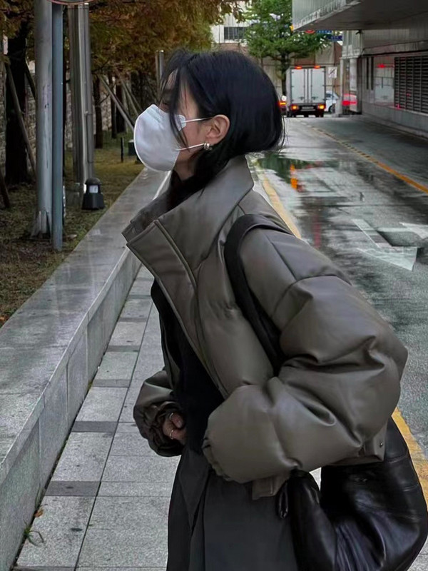 Īss PU ādas kokvilnas mētelis Sieviešu ziemas Jauns biezināts maizes mētelis Sieviešu mētelis Sieviešu jaka jaka sievietēm