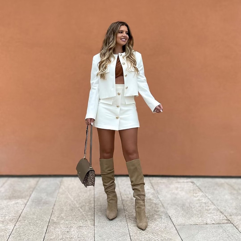 2023 Nouă Jachetă Albă Decupată Blazer Elegant Nasturi Aurii Chic Damă Maneci Lungi Palton High Street Top Femeie Primavara