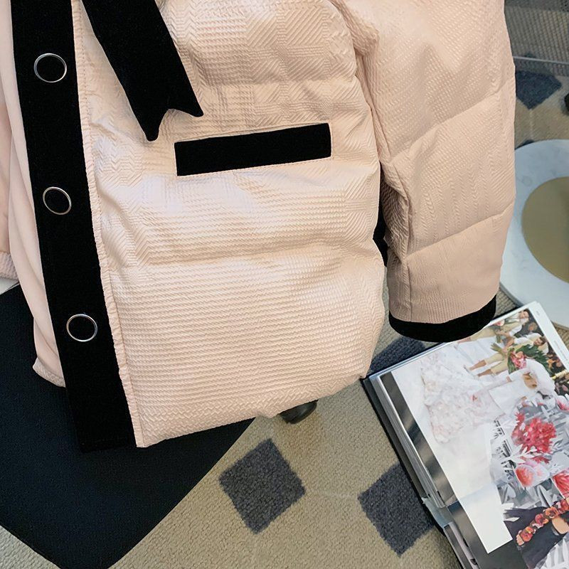 2023 m. žiemos naujos mados V formos iškirptės sagos ilgomis rankovėmis Parkas Moterų korėjietiško stiliaus lankelis, kontrastingos spalvos, laisvas laisvalaikis, universalus Y2K paltas