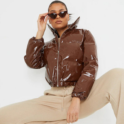 Jachetă pufă din piele PU strălucitoare drăguță pentru femei de iarnă Paltoane calde groase cu bule Parka din piele strălucitoare pufă decupată cu fermoar PU roșu