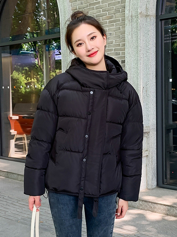 2023 m. žiemos moteriška pūkinė striukė su gobtuvu, medvilninė paminkštinta striukė, šiltas laisvalaikio paltas Moteriška pūkinė striukė, vėjui atsparus „Parka“ paltas