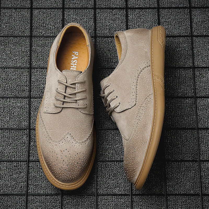 Férfi ruha Cipők 2019 Őszi új Brogue Férfi bőrcipők Vintage faragott formális lapos férfi esküvői cipők, 46-os nagyméretű
