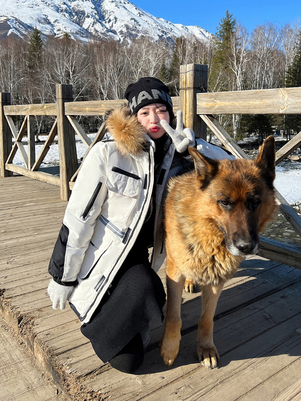 Jachetă de iarnă KBAT pentru femei Parka Mantocă groasă pentru femei cu guler mare de blană Jachetă de zăpadă caldă pentru femeie Palton căptușit din bumbac