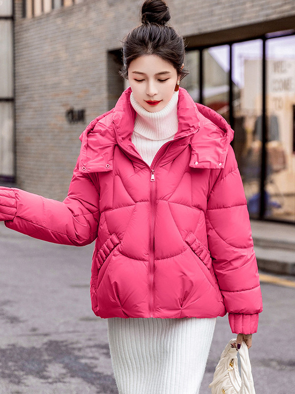 2023 m. žiemos moteriškos pūkinės striukės Itin lengvas šiltas laisvalaikio paltas Moteriška pūkinė striukė su gobtuvu Parka trumpas medvilninis paminkštintas paltas
