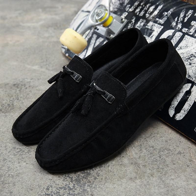 Mocasini din piele intoarsa rosii de primavara Pantofi de mers pentru bărbați Mocasin din piele moale 2023 Noua moda pantofi plati confortabili pentru barbati casual